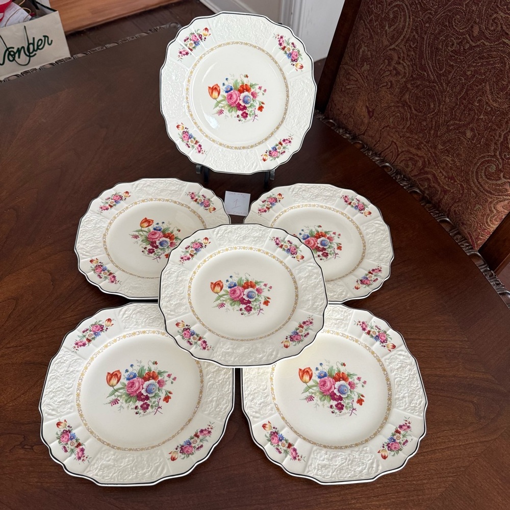 6 Vtg. MYOTT STAFFORDSHIRE ENGLAND F2940 9" Square Lunch Plates -Flower Bouquet